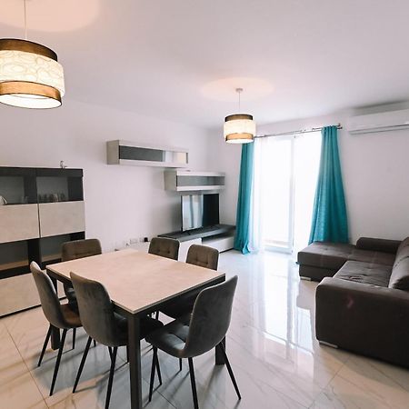 Spacious 3 Bedroom In Sliema! Екстериор снимка